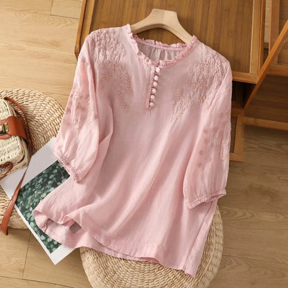 Lilly™ | Broderad blus med knappar